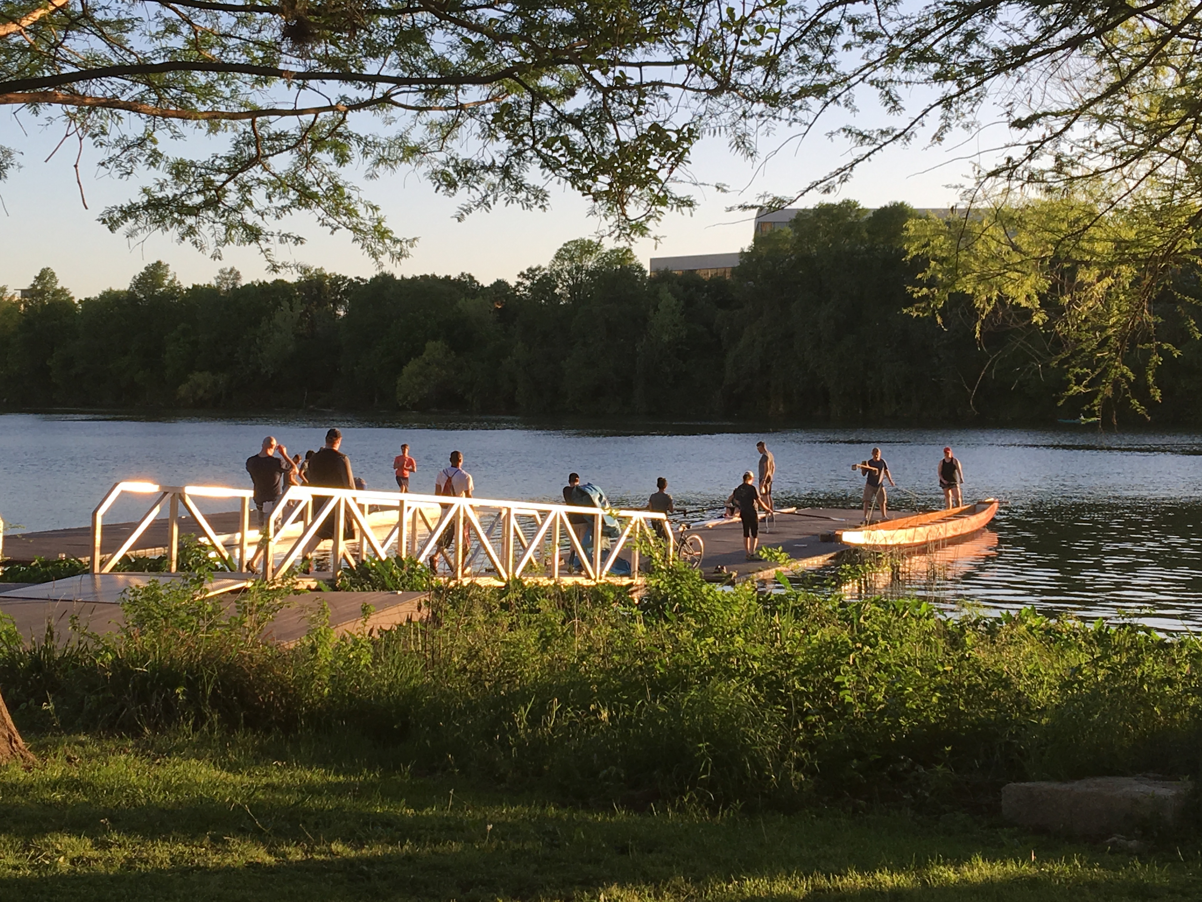 Part of the experience was waiting together with everyone else, watching the bridge and waiting for the first bats to appear.